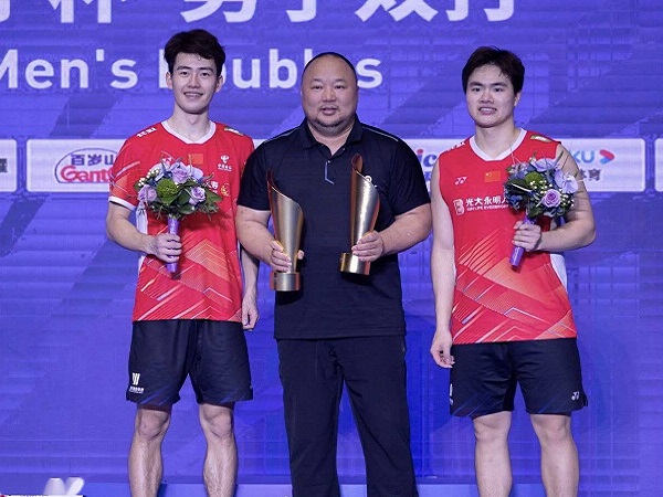 Netizen Histeris Bintang China Wang Chang Nonton Konser Rapper