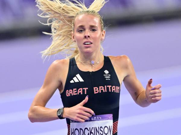 Keely Hodgkinson merupakan satu-satunya peraih medali emas bagi Inggris di cabang atletik dalam Olimpiade Paris. (Foto: AP)