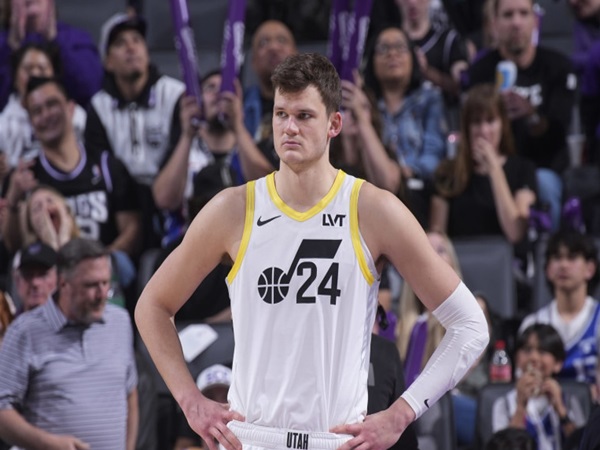 New York Knicks Tertarik Datangkan Big Man Utah Jazz