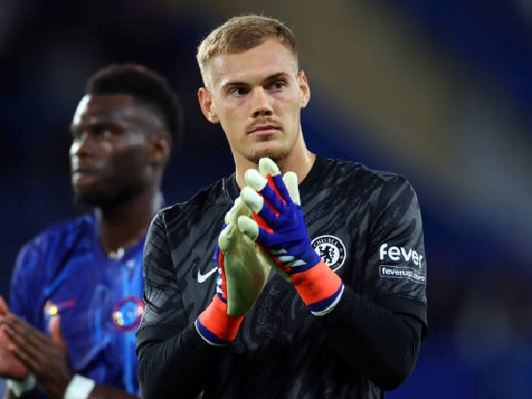 Penjaga gawang Chelsea, Filip Jorgensen