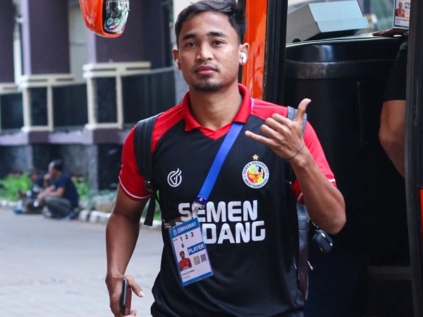 Gelandang Semen Padang FC, Rosad Setiawan