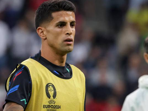 Joao Cancelo Resmi Bergabung dengan Al-Hilal dari Manchester City