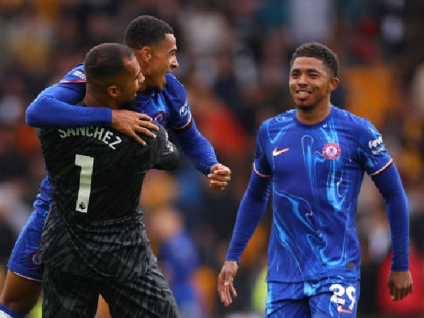 Levi Colwill dan Wesley Fofana menjaga jantung pertahanan Chelsea