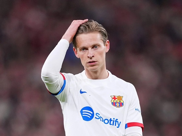 Hansi Flick Jelaskan Kondisi Pasca Operasi De Jong