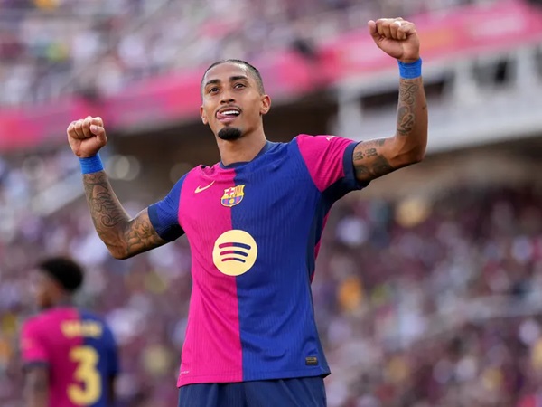 Raphinha Alami Penampilan Terbaik saat Barcelona Hancurkan Valladolid