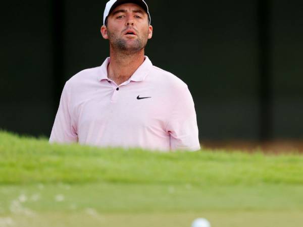 Scottie Scheffler berpeluang membawa pulang hadiah sebesar $25 juta jika menjuarai Tour Championship pada Minggu (1/9). (Foto: AP)
