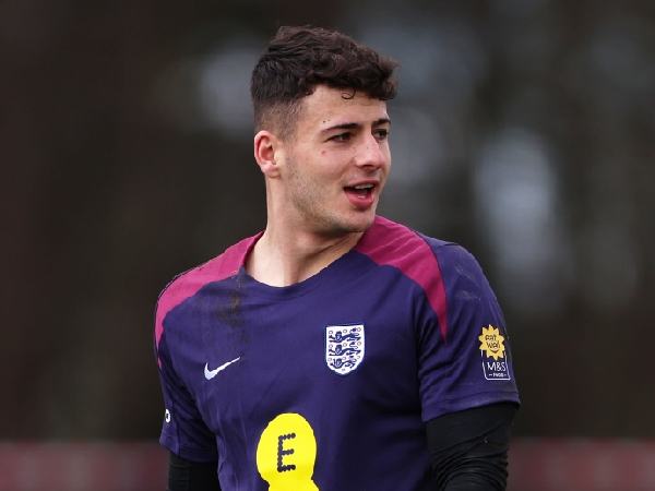 Kiper Wigan Athletic, Sam Tickle, menolak pinangan dari Arsenal