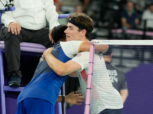 Nitesh Kumar Jegal Daniel Bethell Dalam Perebutan Emas Paralimpiade Paris