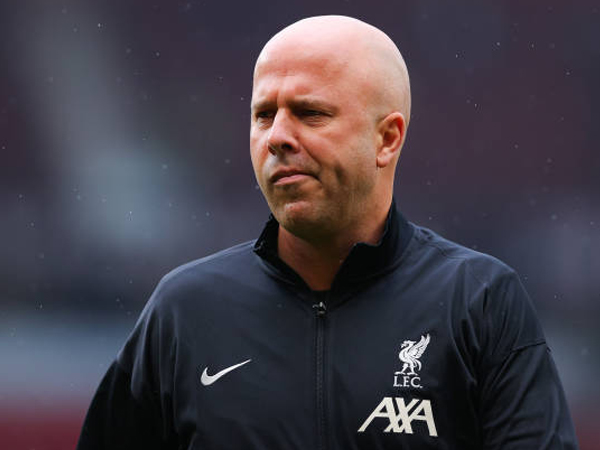 Permalukan MU, Arne Slot Bahas Peran Gelandang dan Pemanfaatan Ruang