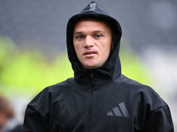 Bek kanan Newcastle United, Kieran Trippier, diincar oleh Istanbul Basaksehir