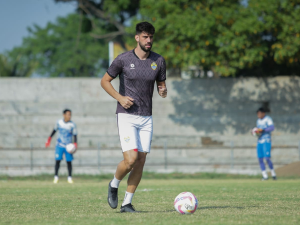 Striker baru PSKC Cimahi, Matheus Silva ketika menjalani latihan