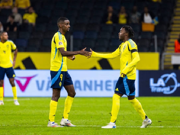 Alexander Isak dan Anthony Elanga merupakan rekan di tim nasional Swedia