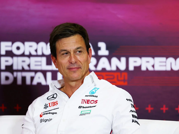 Toto Wolff ingin lihat Mercedes bangkit di Baku.