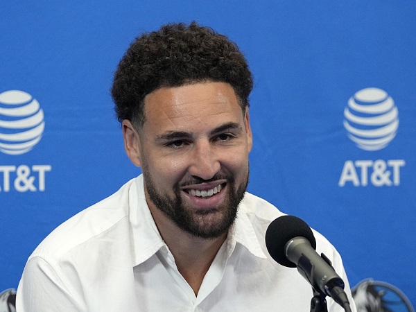 Klay Thompson bisa jadi berbahaya untuk internal Dallas Mavericks.