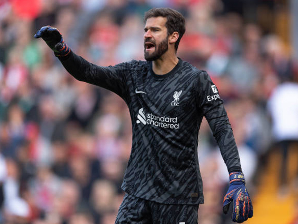 Alisson Becker Soroti Pentingnya Dialog untuk Tentukan Jumlah Pertandingan