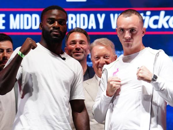 Joshua Buatsi (kiri) dan Willy Hutchinson. (Foto: Ring TV)