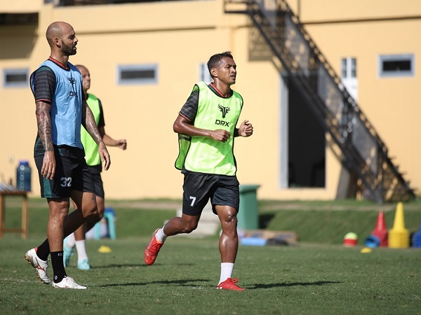 Bek sayap PSS Sleman, Abduh Lestaluhu