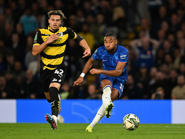 Christopher Nkunku Hattrick, Chelsea Singkirkan Barrow di Piala Carabao