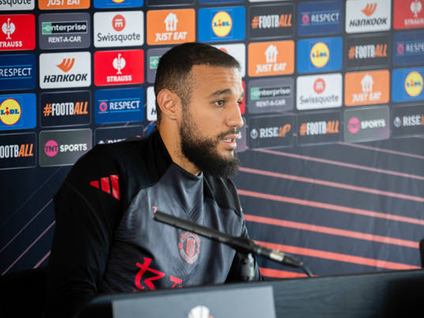 Noussair Mazraoui Ungkap Pentingnya Kehadiran Matthijs De Ligt di MU