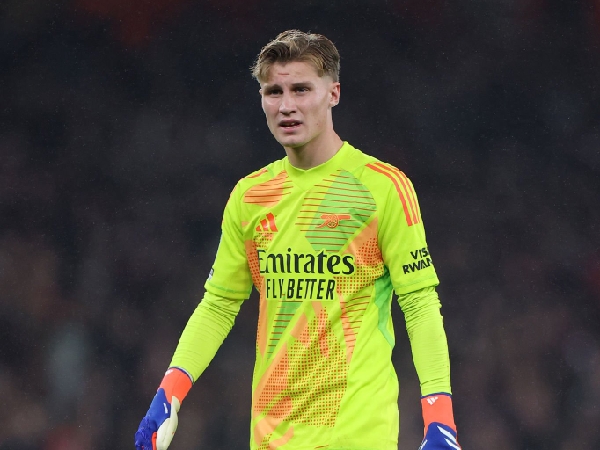 Penjaga gawang muda Arsenal, Jack Porter