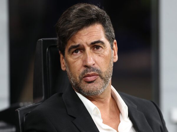 Paulo Fonseca meminta para pemain AC Milan melupakan euforia kemenangan atas Inter, dan fokus menyambut laga Serie A berikutnya kontra Lecce akhir pekan ini (28/9) / via Getty Images