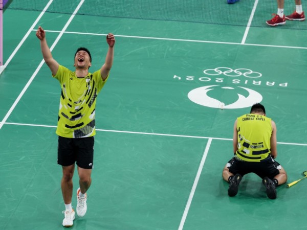 BWF Beri Penghormatan Pensiunnya Peraih 2 Medali Emas Olimpiade Lee Yang