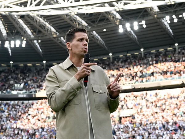 Hansi Flick Tidak Jamin Szczesny Bakal Jadi Starter