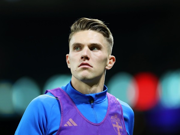 Barcelona Bidik Bomber Asal Swedia untuk Gantikan Lewandowski