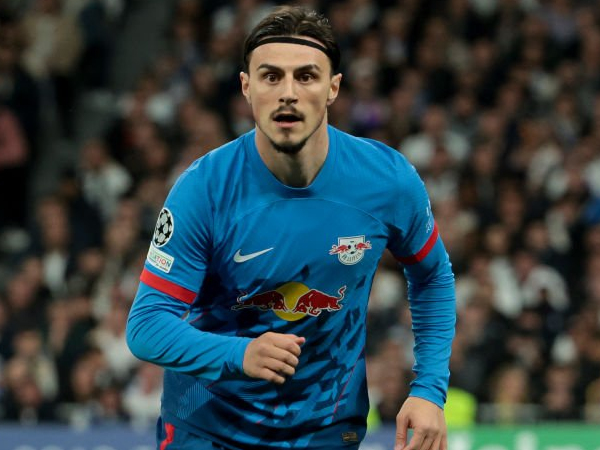Eljif Elmas.
