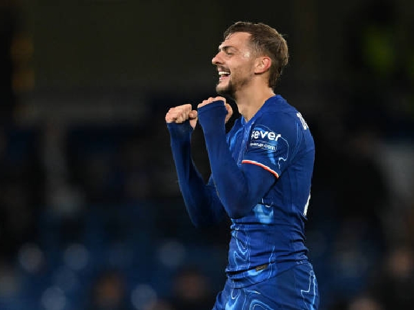 Kiernan Dewsbury-Hall membuka keran golnya untuk Chelsea