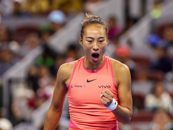 Zheng Qinwen Terseok-Seok Demi Tembus Semifinal Pertama Di Beijing