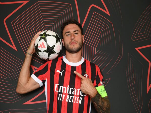 Masa depan Davide Calabria di AC Milan sedang tak pasti, menyusul macetnya negosiasi kontrak baru dengan pihak klub / via Getty Images