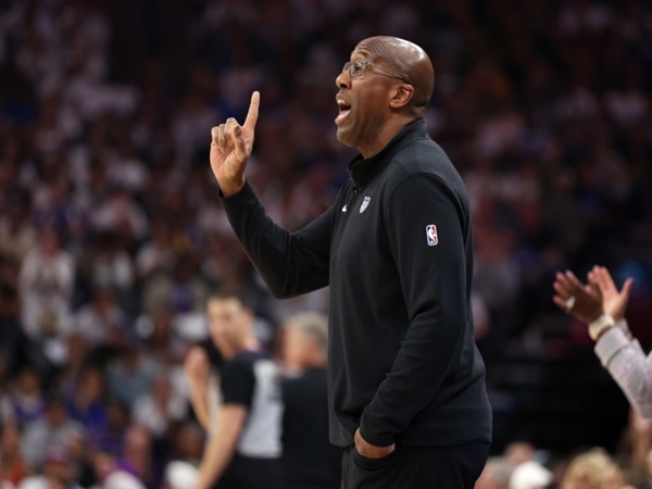 Mike Brown Bahas Mengenai Roster Kings Jelang Pramusim Pertama