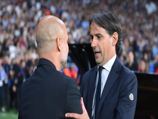 Manchester United dilaporkan masih tertarik menggunakan jasa Simone Inzaghi, meski pelatih Inter Milan tersebut sudah menyatakan penolakannya / via Getty Images