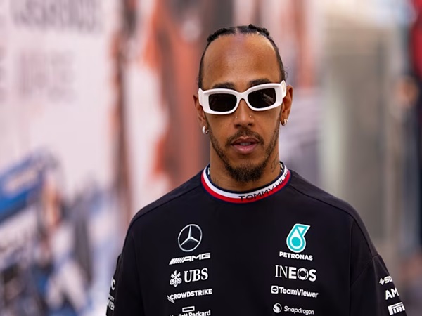 Kamala Harris Sebut Hamilton sebagai Pebalap F1 Favoritnya