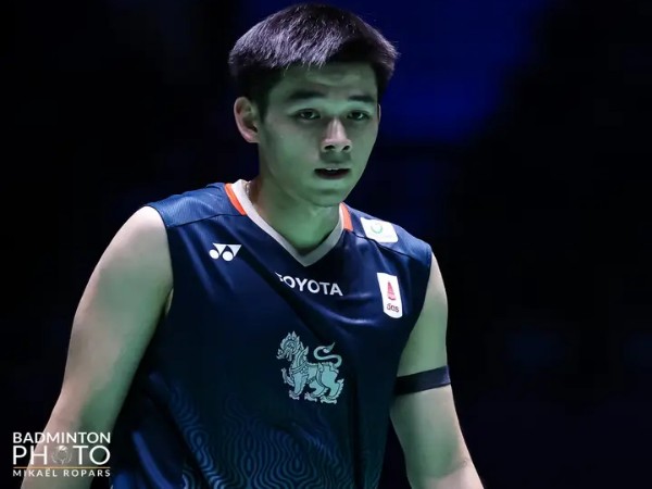 Kunlavut Vitidsarn Menang Mudah di 32 Besar Arctic Open 2024