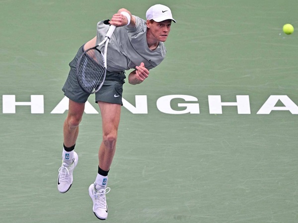 Pertahankan Momentum, Jananik Sinner Benamkan Daniil Medvedev Di Shanghai