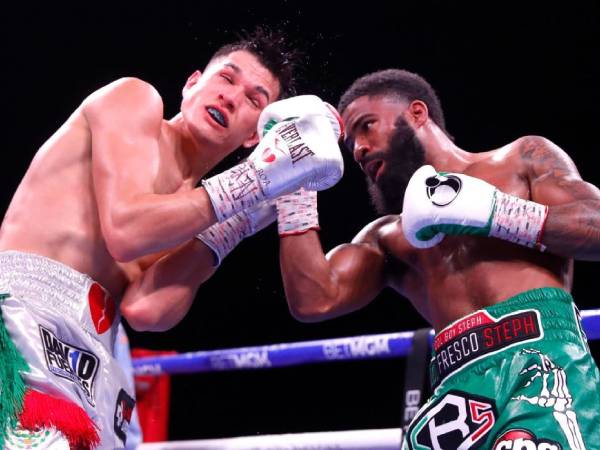 Stephen Fulton (kanan) dan Brandon Figueroa. (Foto: Fight TV)