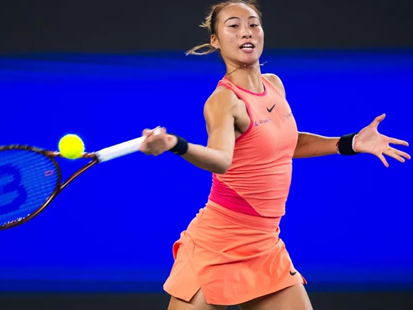 Jumpa Di Wuhan, Zheng Qinwen Pertahankan Rekor Sempurna Atas Jasmine Paolini
