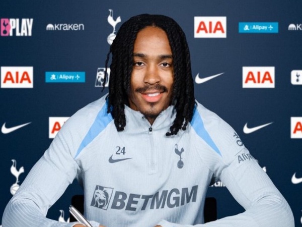Full bek Tottenham