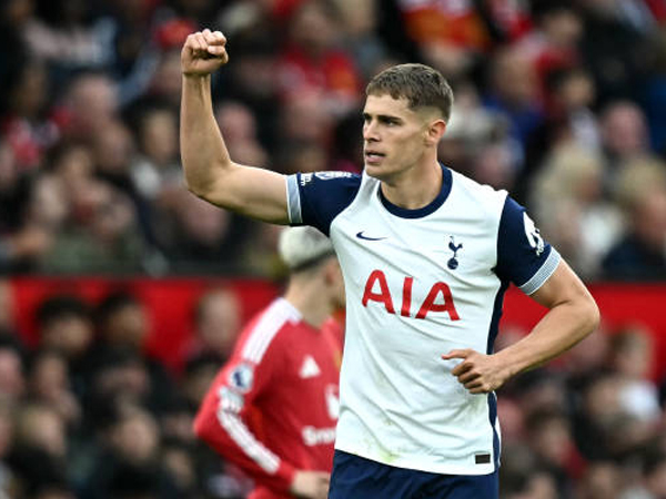 Micky van de Ven Pimpin Daftar Sementara Pemain Tercepat di Premier League