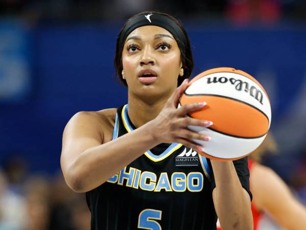 Angel Reese mengatakan dirinya menghasilkan lebih banyak uang sebagai endorser dan influencer di dunia profesional.