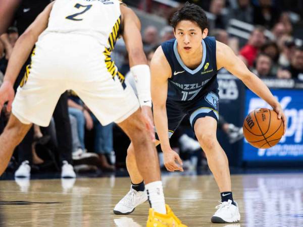 Yuki Kawamura menjadi pemain favorit penggemar karena bermain mengesankan meski tubuhnya pendek. (Foto: AP)