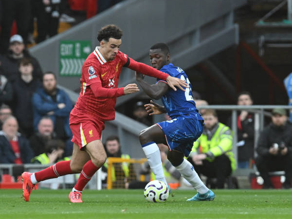 Terlibat dalam Banyak Hal, Curtis Jones Bahas Perannya di Liverpool