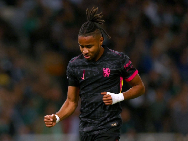Christopher Nkunku berada di belakang Nicolas Jackson di Chelsea