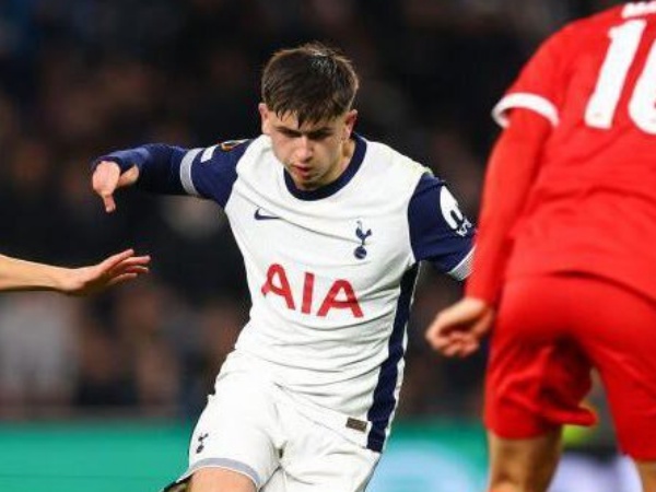 Postecoglou bahas Moore