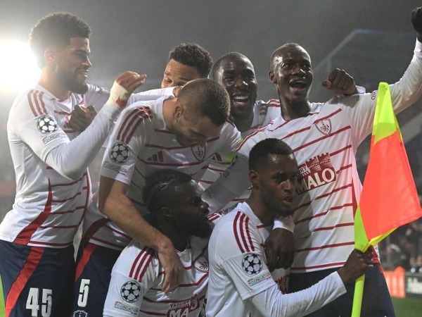 Brest kalahkan Sparta Praha 2-1