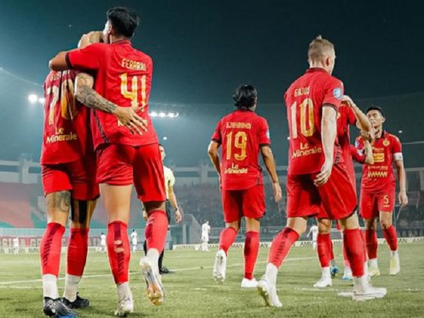 Pemain Persija Jakarta merayakan gol ke gawang Madura United