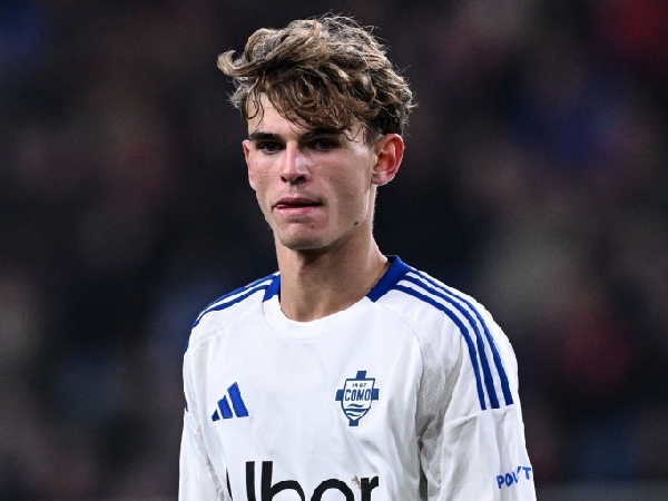 Arsenal melirik gelandang muda Como, Nico Paz