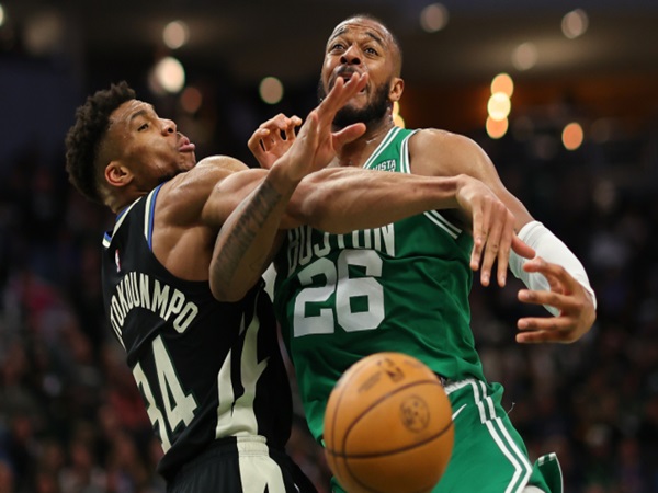 Boston Celtics Bikin Milwaukee Bucks Semakin Terpuruk